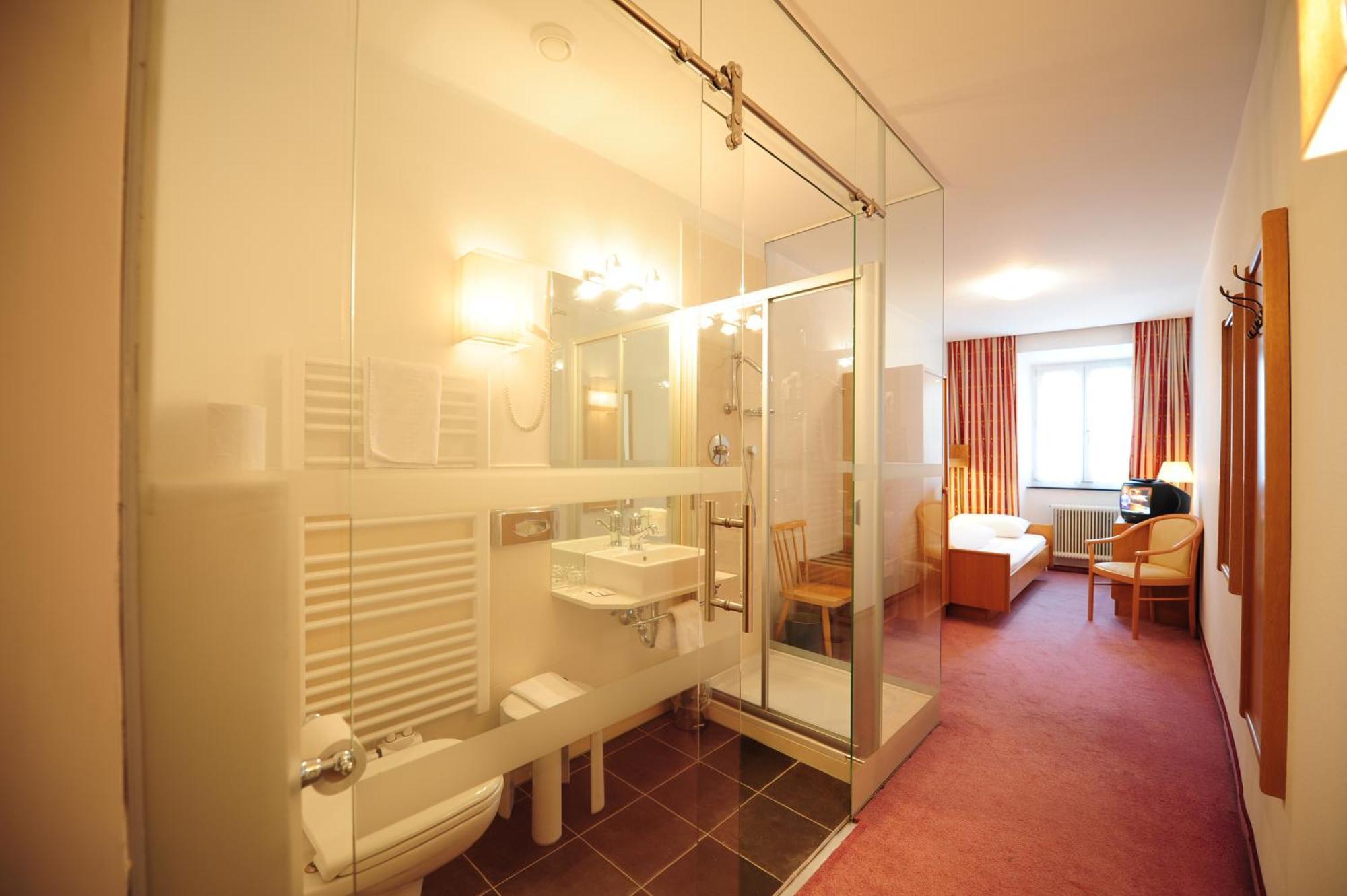 Hotel Krone Матрей ам Бренер Екстериор снимка