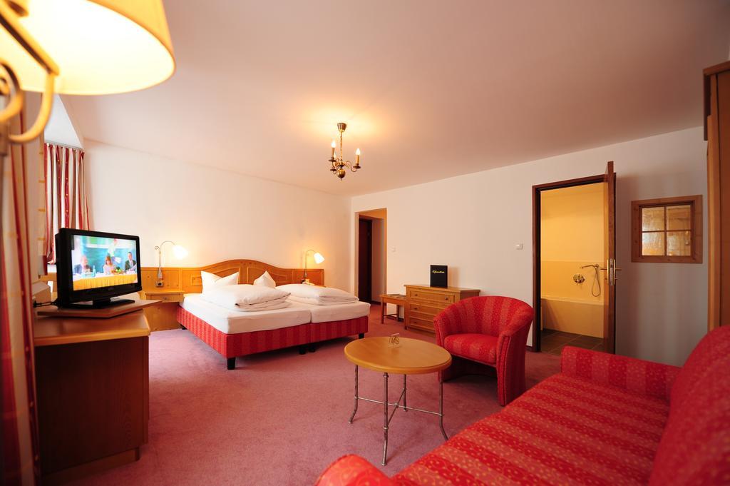 Hotel Krone Матрей ам Бренер Екстериор снимка