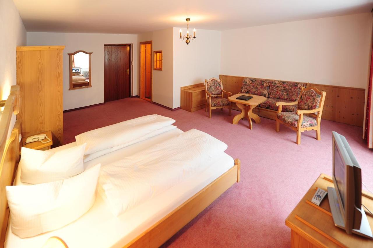 Hotel Krone Матрей ам Бренер Екстериор снимка
