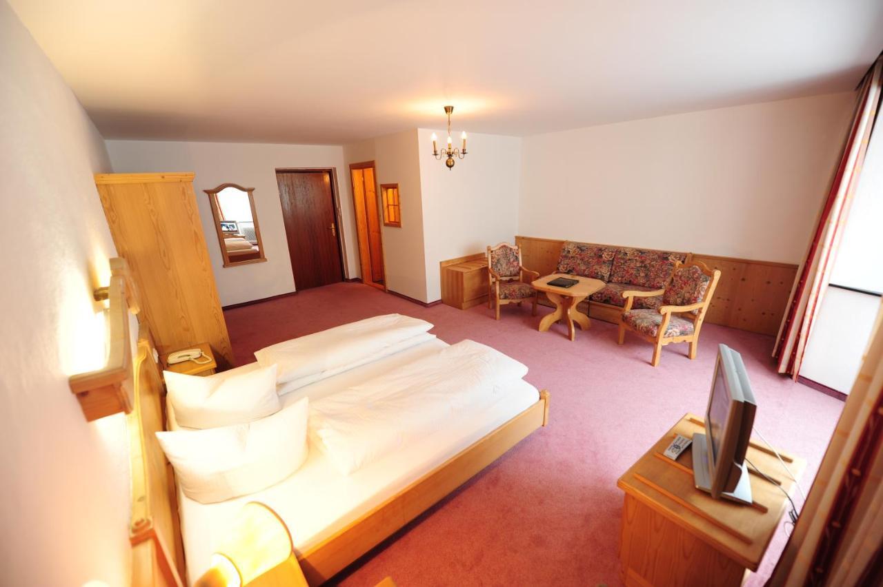 Hotel Krone Матрей ам Бренер Екстериор снимка