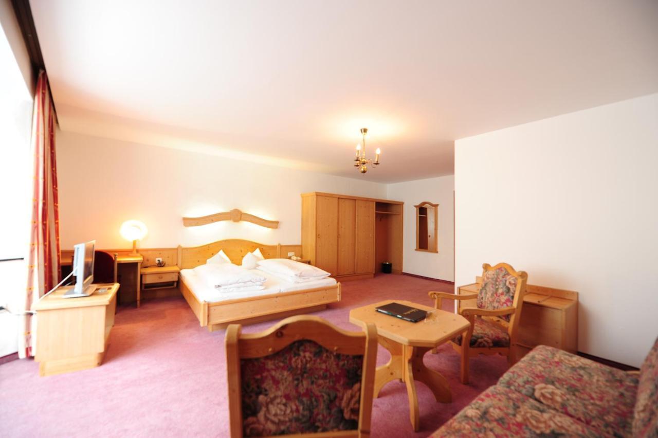 Hotel Krone Матрей ам Бренер Екстериор снимка