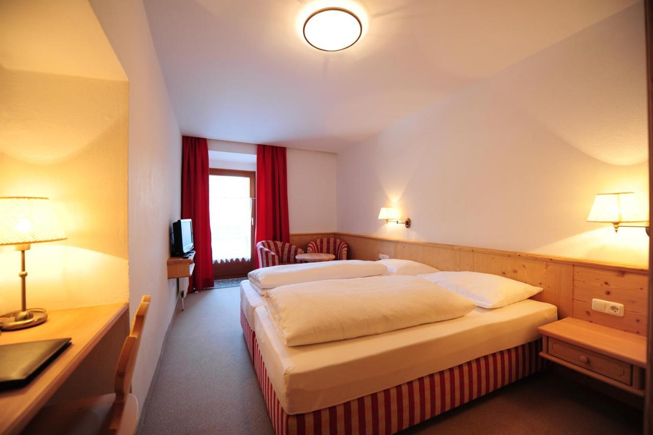 Hotel Krone Матрей ам Бренер Екстериор снимка