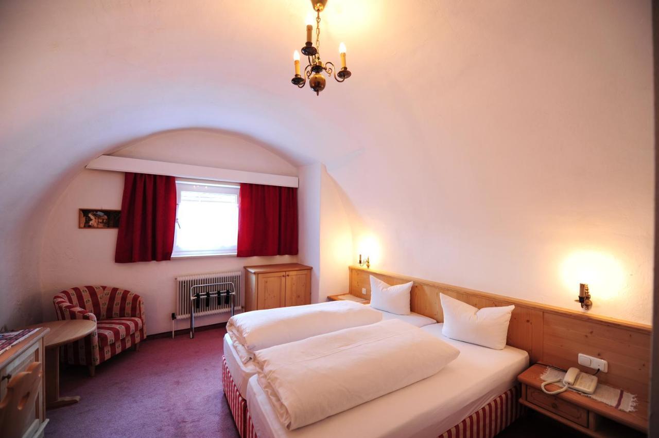 Hotel Krone Матрей ам Бренер Екстериор снимка